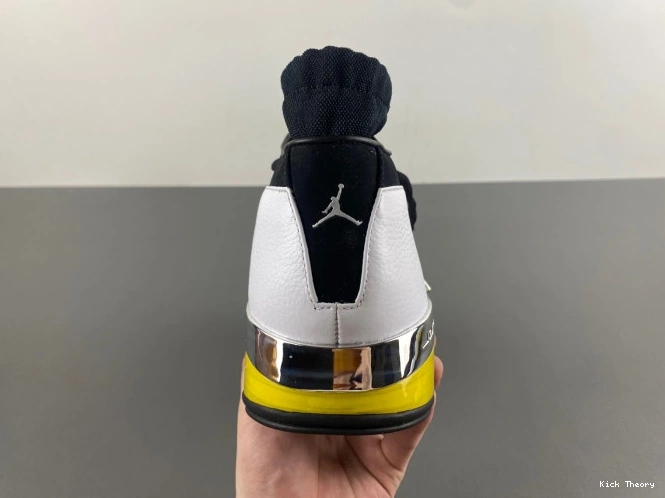 Kicktheory FJ0395-100 Lightning Jordan Low Air 17 0815